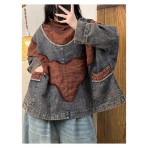 Bluza jeansowa damska oversize z golfem i naszywkami patchwork - wariant brązowy