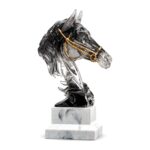 Figurka głowa konia 28 cm, przezroczysta żywica, złota uzda, podstawa - zdjęcie główne
