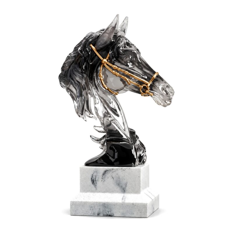Figurka głowa konia 28 cm, przezroczysta żywica, złota uzda, podstawa - zdjęcie główne