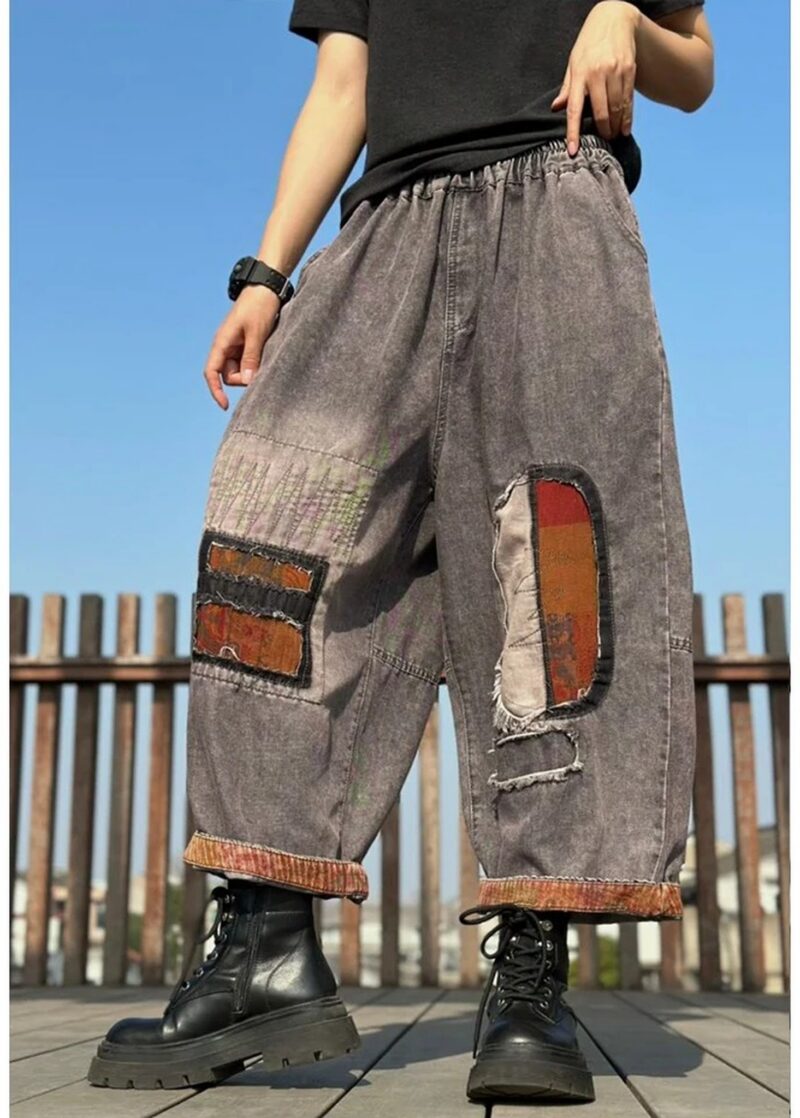 Jeansy damskie baggy z naszywkami patchwork, gumka w pasie, szare - sesja plenerowa, luźna stylizacja z balonowymi nogawkami