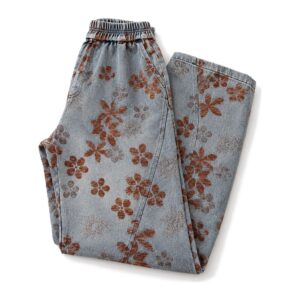 Jeansy damskie szerokie w kwiaty, na gumce, wysoki stan, jasne - złożone spodnie z wypukłymi kwiatami, białe tło