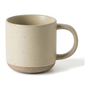 Kubek ceramiczny w kropki 150 ml, matowy, z surowym spodem - zdjęcie główne