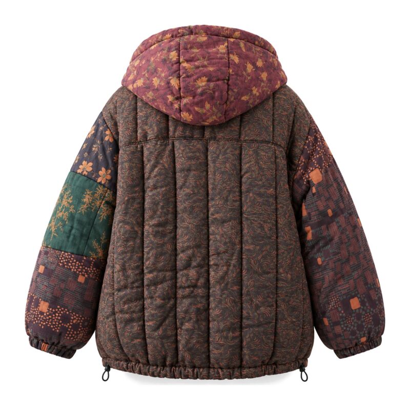 Kurtka damska pikowana z kapturem we wzór kwiatowy, patchwork vintage - tył kurtki z kapturem, ghost mannequin