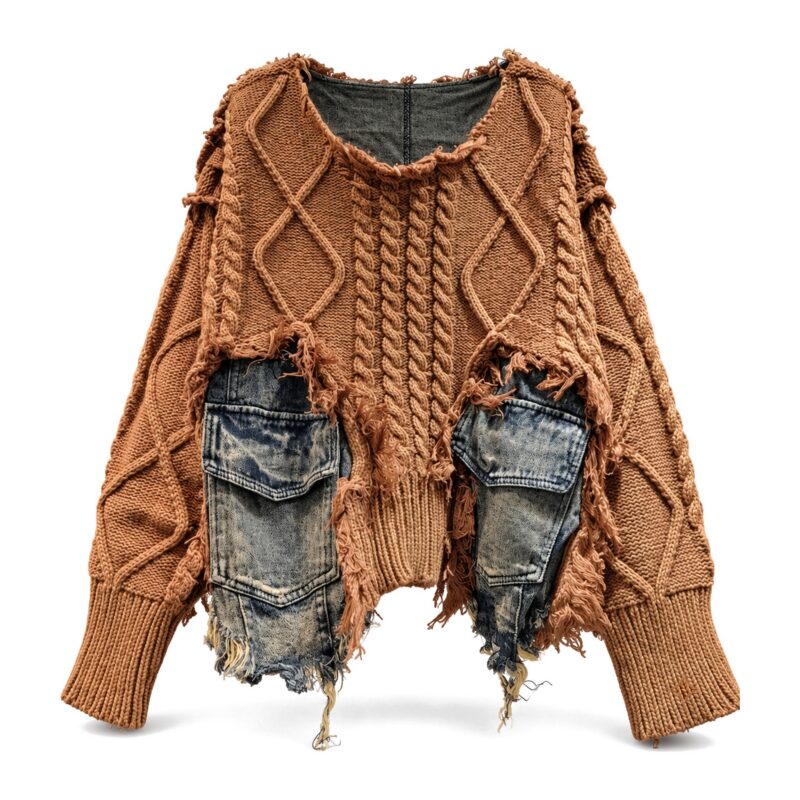 Sweter damski oversize z warkoczami i jeansowymi kieszeniami, patchwork - zdjęcie główne
