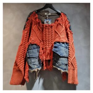 Sweter damski oversize z warkoczami i jeansowymi kieszeniami, patchwork - wariant pomarańczowy