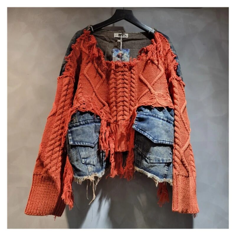 Sweter damski oversize z warkoczami i jeansowymi kieszeniami, patchwork - wariant pomarańczowy