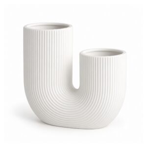 Wazon ceramiczny w kształcie litery U, prążkowany, biały lub różowy - wariant biały, 18 x 15,5 cm