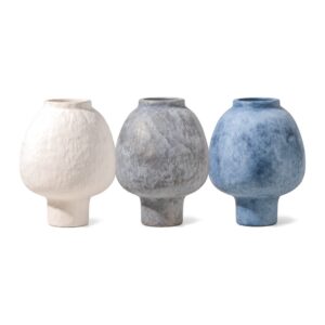 Wazon ceramiczny matowy z fakturą 21 cm, pękaty, na nóżce - trzy kolory wazonu obok siebie: kremowy, szary, niebieski